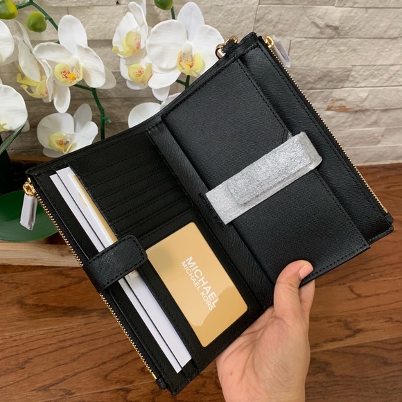 Michael Kors Jet Set Double Zip Wristlet - Picture 4 of 6